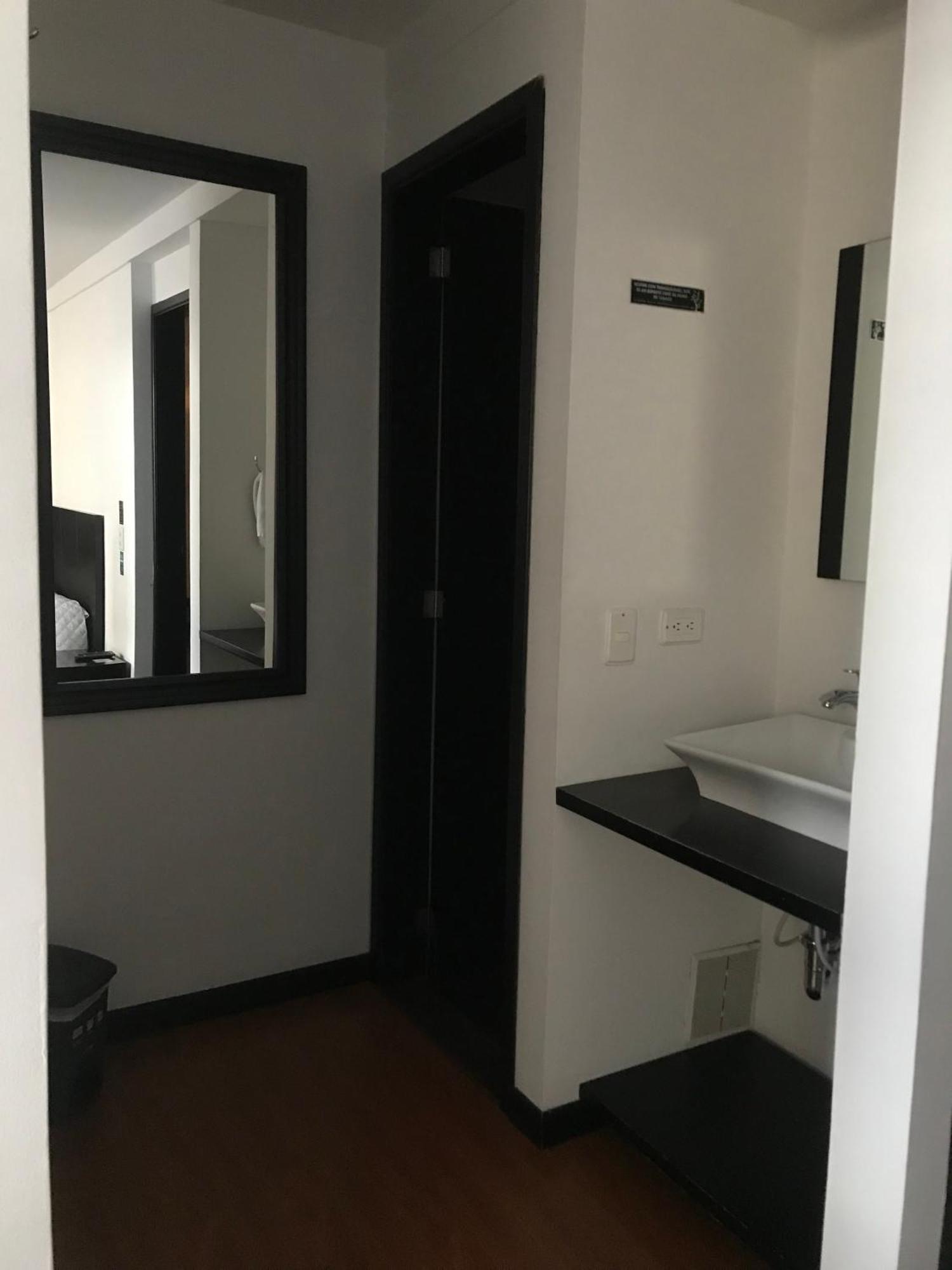 Ayenda 1043 Kafir Hotel Богота Екстериор снимка