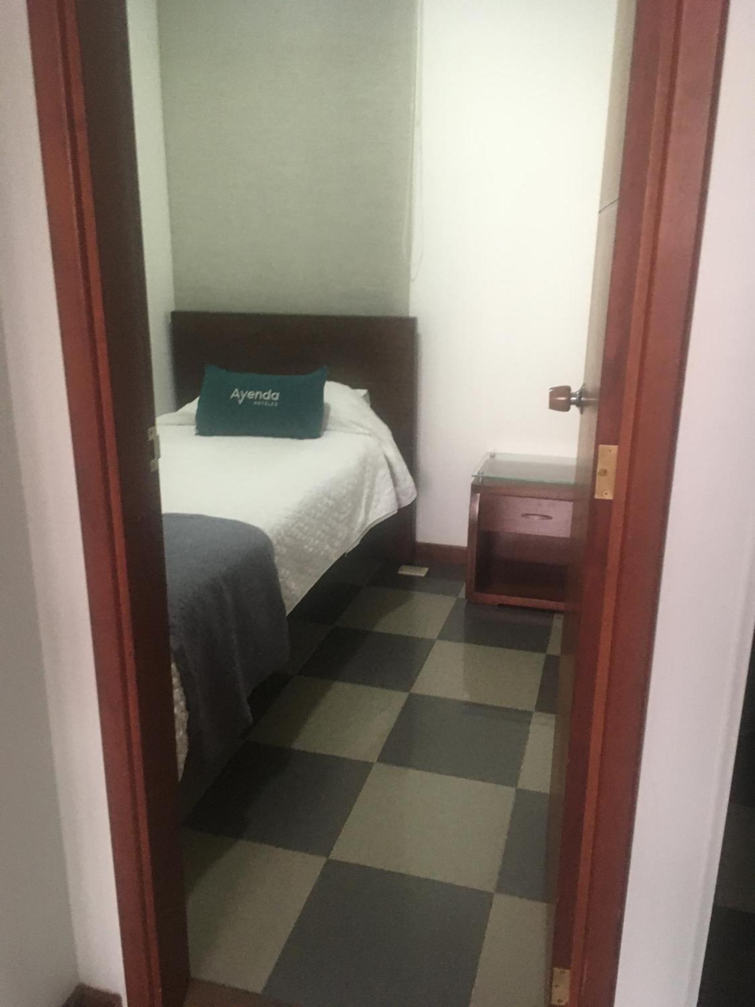 Ayenda 1043 Kafir Hotel Богота Екстериор снимка